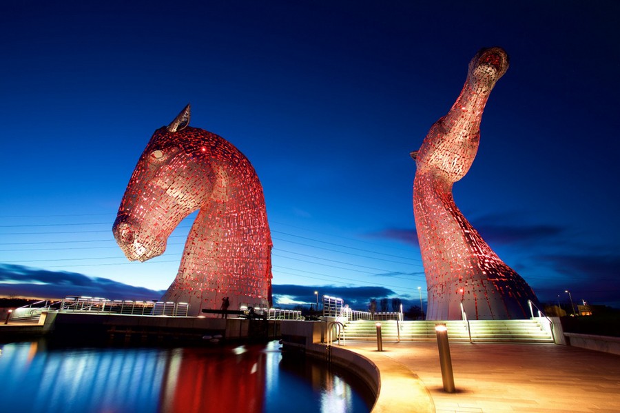 horse head sculpture scotland