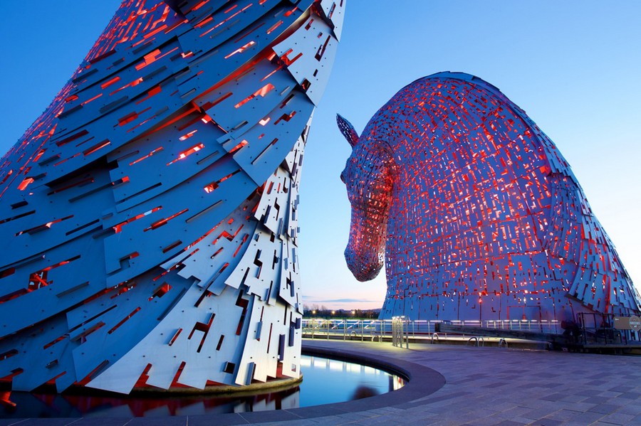 horse head sculpture scotland