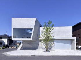 Klein Bottle House