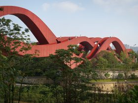 Wavy Lucky Knot bridge in China by NEXT Architects